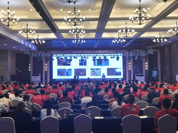 “超美微挖”现身2018微挖峰会，米兰平台-米兰(中国)
智能微挖出口过万台