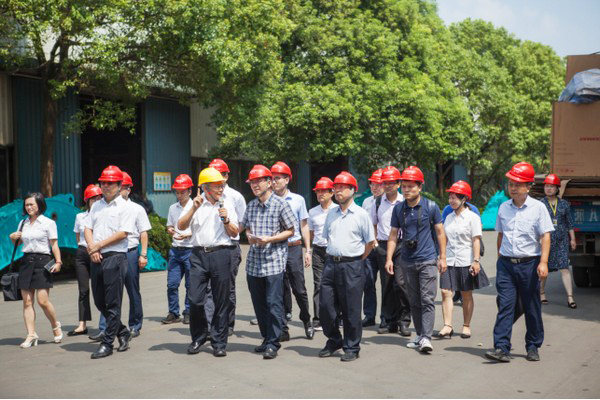 商务部合作司刘民强副司长一行调研米兰平台-米兰(中国)
智能