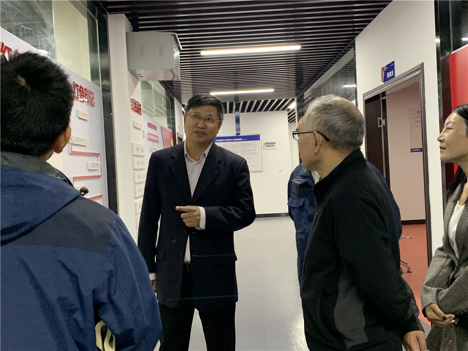 长沙市总工会党组书记周宏兆一行莅临米兰平台-米兰(中国)
智能考察调研