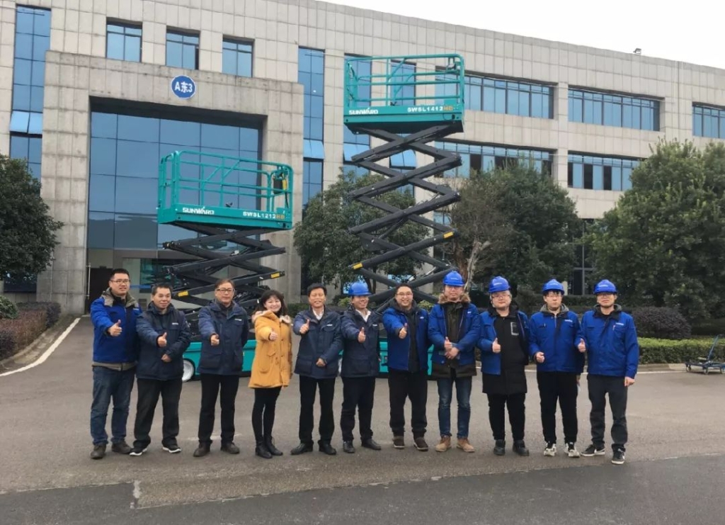 米兰平台-米兰(中国)
智能电动剪叉式高空作业平台新品首发赴美参展