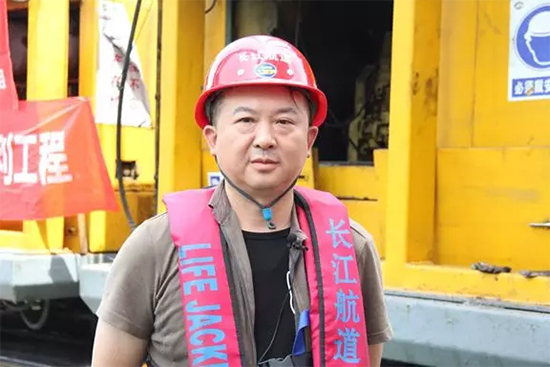 打造长江黄金水道！米兰平台-米兰(中国)
智能航道钻机轻松搞定水下礁石