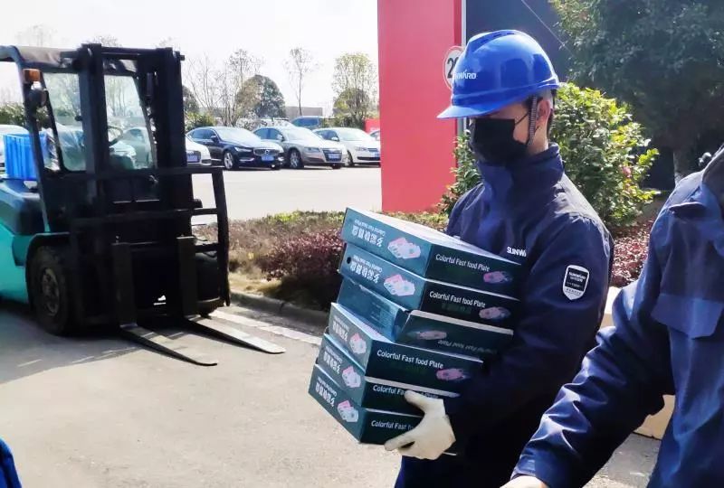用餐安全有新招，米兰平台-米兰(中国)
智能4000个保温饭盒送员工