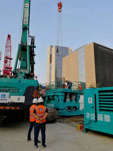 地铁咬合桩施工必备利器--米兰平台-米兰(中国)
智能旋挖钻机