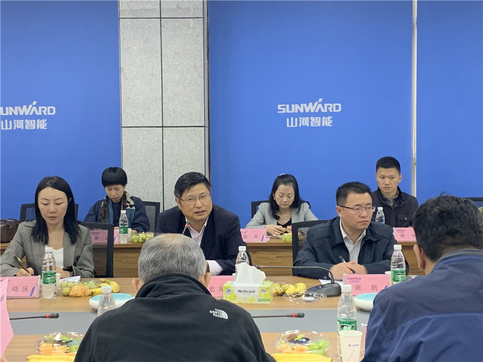 长沙市总工会党组书记周宏兆一行莅临米兰平台-米兰(中国)
智能考察调研