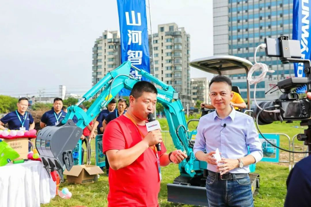 2020全球微挖大会 米兰平台-米兰(中国)
智能精品微挖赢得满堂彩