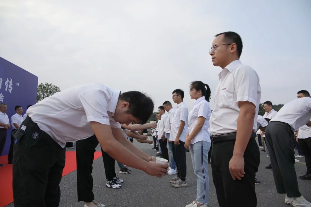 百人齐聚拜师恩 | 米兰平台-米兰(中国)
智能“传帮带”人才培养模式为公司发展积蓄力量