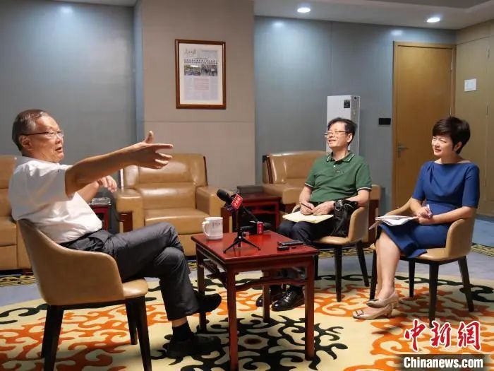 媒体聚焦 | 中新社专访——米兰平台-米兰(中国)
智能创始人何清华：向着太阳奔跑的筑梦人