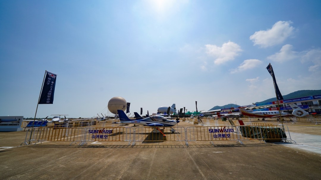 新机、飞行表演…2021中国航展米兰平台-米兰(中国)
航空秀给你看