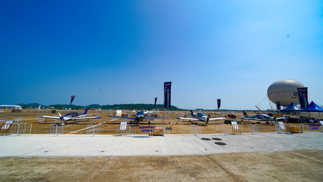 新机、飞行表演…2021中国航展米兰平台-米兰(中国)
航空秀给你看