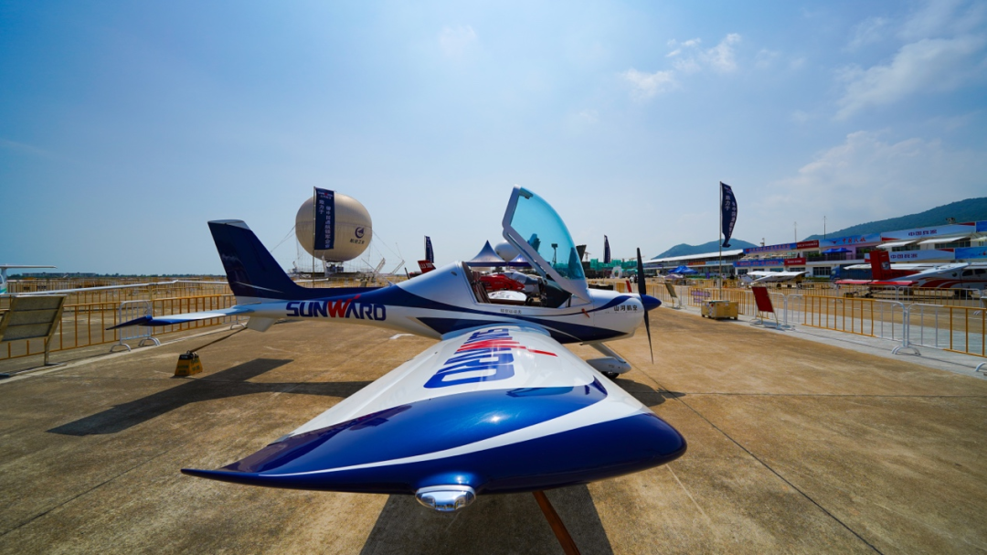 新机、飞行表演…2021中国航展米兰平台-米兰(中国)
航空秀给你看