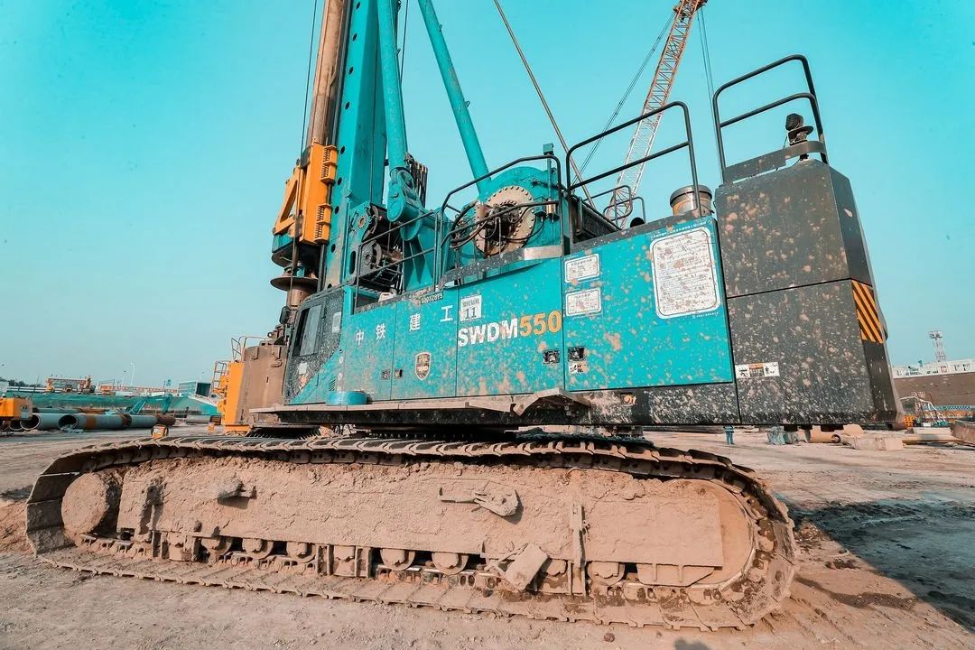 大国重器！米兰平台-米兰(中国)
智能超级装备助力北京城市副中心综合交通枢纽站建设