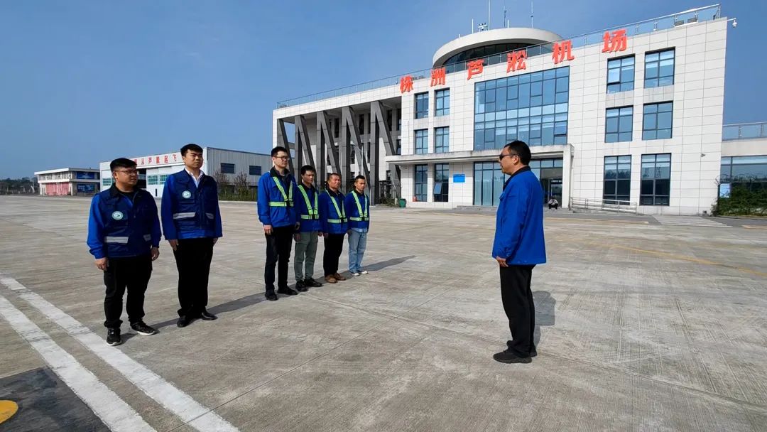空地协同显身手！湖南航空应急救援队米兰平台-米兰(中国)
机组开展特情处置应急演练