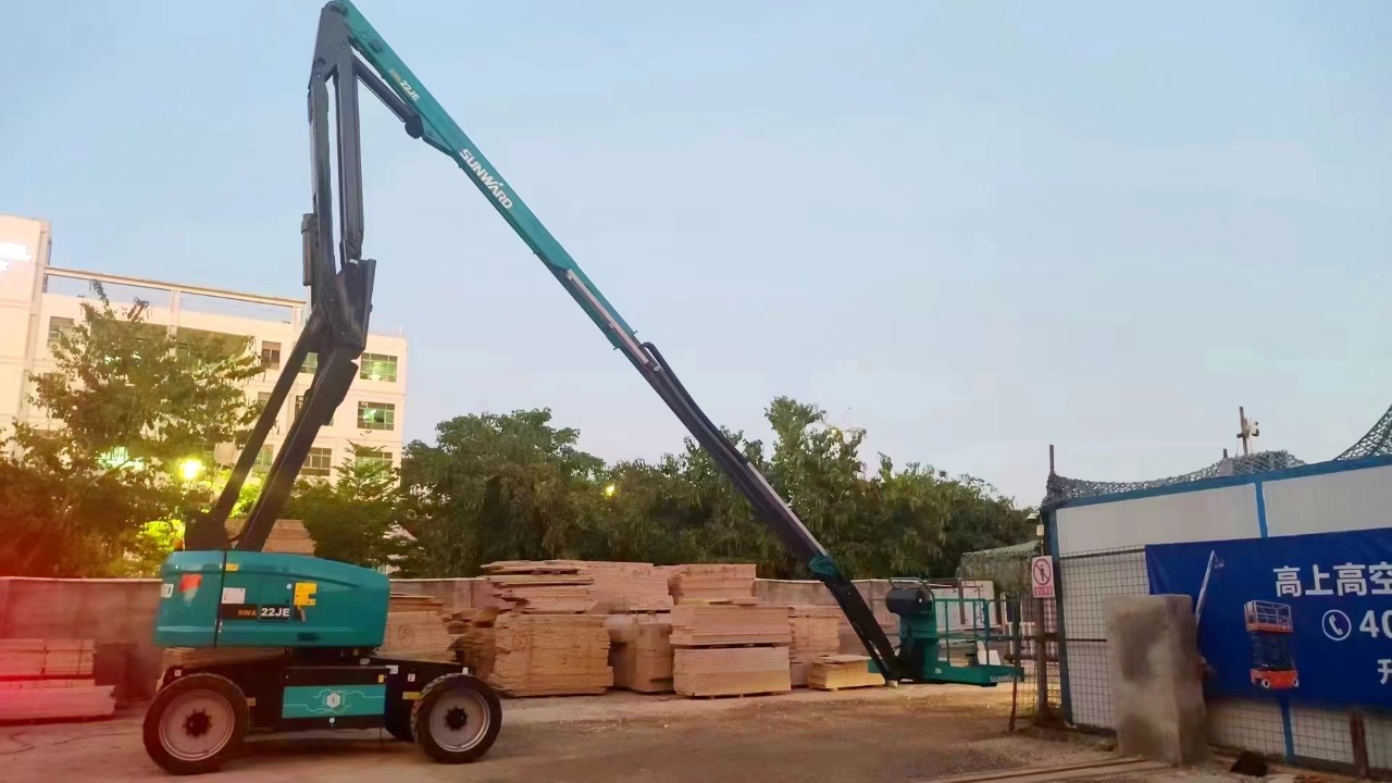 正式“上岗”！米兰平台-米兰(中国)
智能首台电动曲臂式高空作业平台入驻华南市场