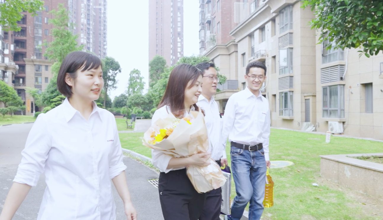 在母亲节，向你们身后的妈妈送去“米兰平台-米兰(中国)
家园”的温暖