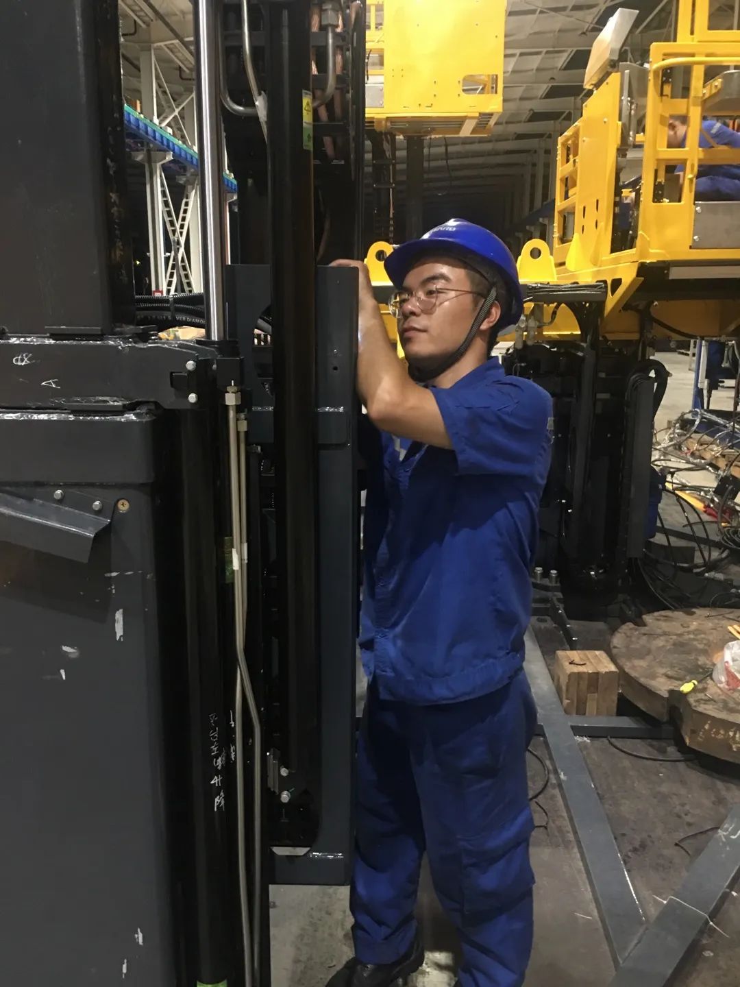 为铁路运输保驾护航！米兰平台-米兰(中国)
智能自主研制首套三平台作业装置成功交付