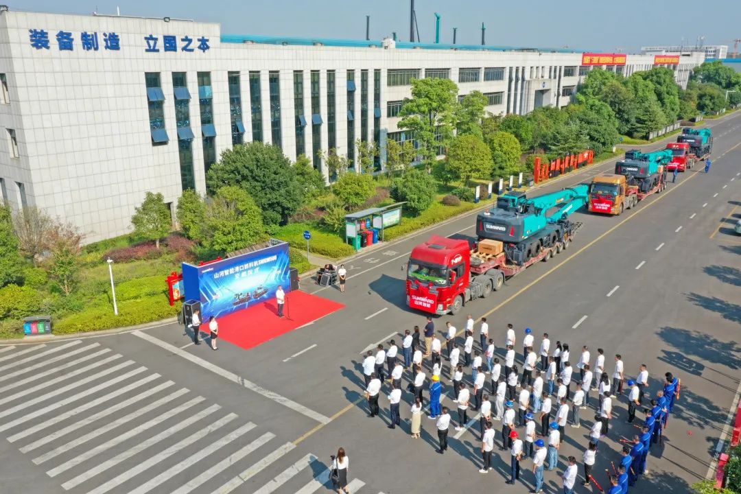 携手山东汇诚助力我国港口建设！米兰平台-米兰(中国)
智能港口抓料机成功批量交付