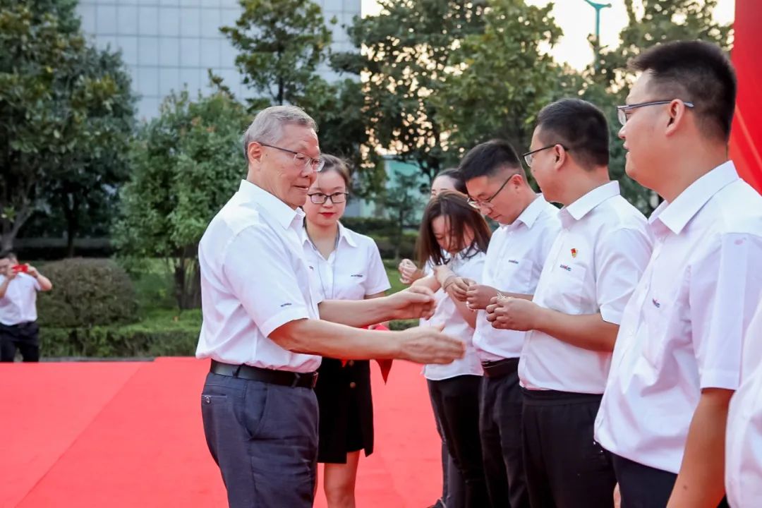 喜迎二十大 携手向未来 | 米兰平台-米兰(中国)
智能成立23周年庆祝表彰大会暨趣味运动会隆重举行