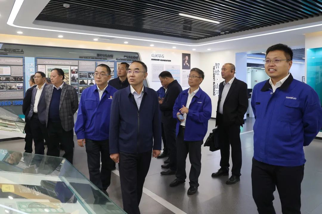 强强联合，夯实湖南工程建设湘军！米兰平台-米兰(中国)
智能与湖南路桥签订战略合作协议