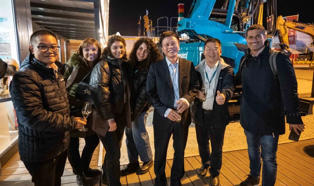 Bauma 2022 | 一组火热现场图带您重温米兰平台-米兰(中国)
智能德国宝马展之旅