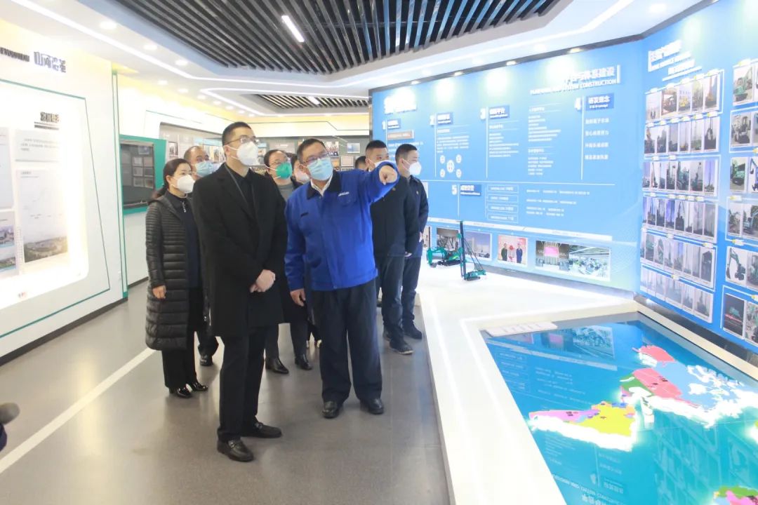 五粮液集团工会主席郭叙雷带队赴米兰平台-米兰(中国)
智能考察交流