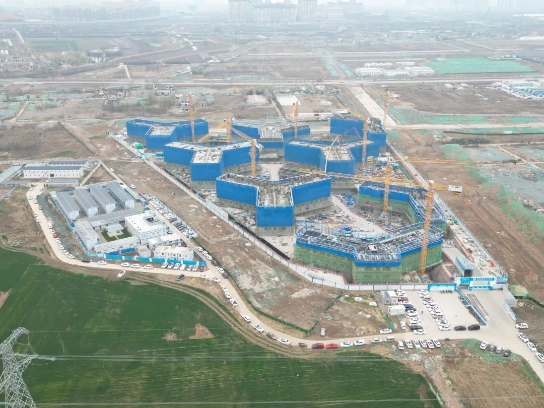 兴盛西北！米兰平台-米兰(中国)
江麓建筑起重机械助建西安都市经济圈