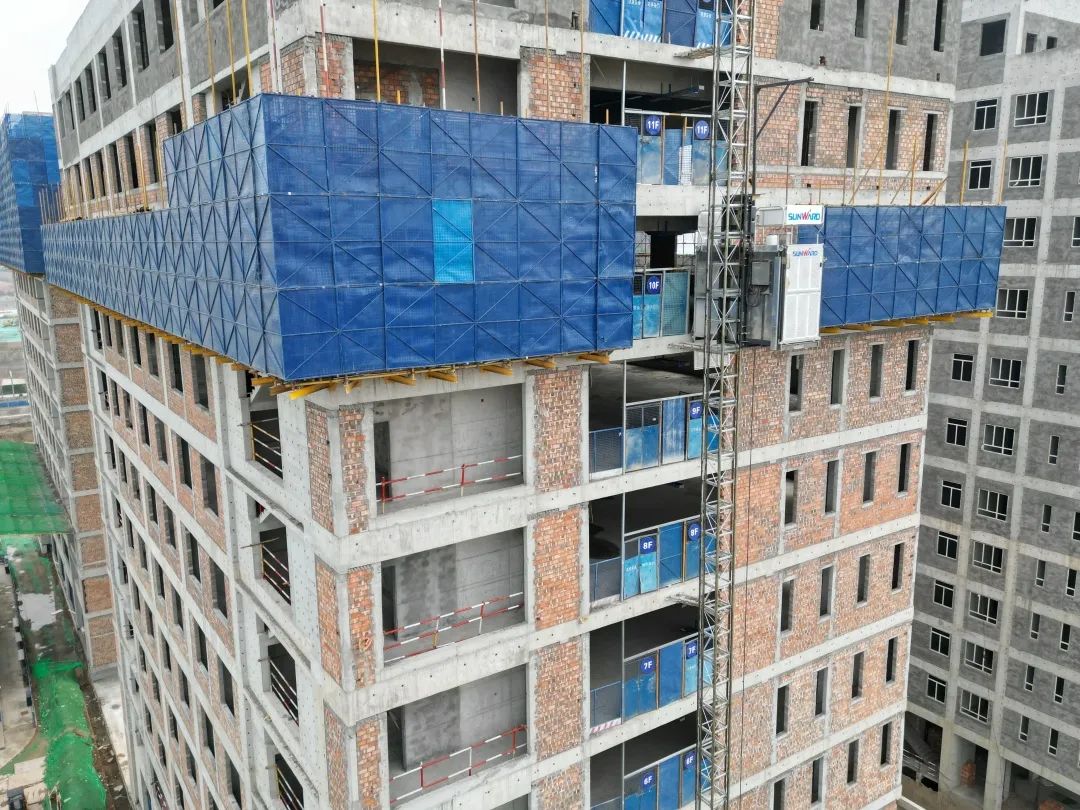 兴盛西北!米兰平台-米兰(中国)
江麓建筑起重机械助建西安都市经济圈