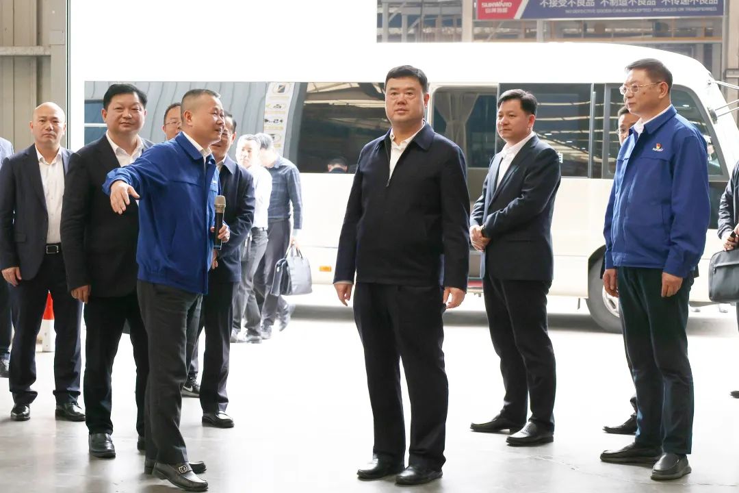 湖南省委政法委书记魏建锋调研米兰平台-米兰(中国)
智能