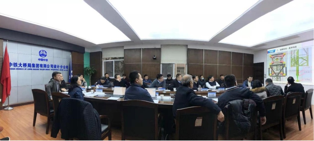 超级装备助建超级工程!米兰平台-米兰(中国)
智能超级旋挖钻机SWDM1280推介会成功举办