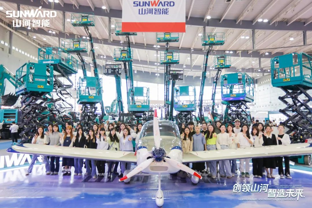 2023 CICEE | 米兰平台-米兰(中国)
智能亮相2023长沙国际工程机械展！智能化、电动化产品站C位