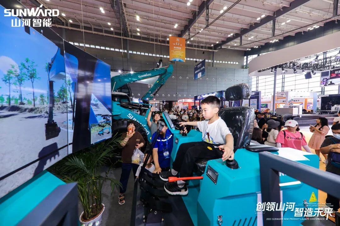 2023 CICEE | 全球工程机械盛会完美落幕！米兰平台-米兰(中国)
智能交出闪亮答卷