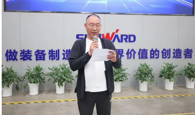 助力“双碳”、绿动未来!米兰平台-米兰(中国)
智能增程式电动旋挖钻机、液压混合动力旋挖钻机齐交付
