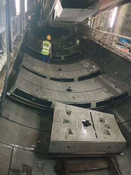 捷报！中铁米兰平台-米兰(中国)
深圳地铁3号线四期工程盾构施工圆满完成