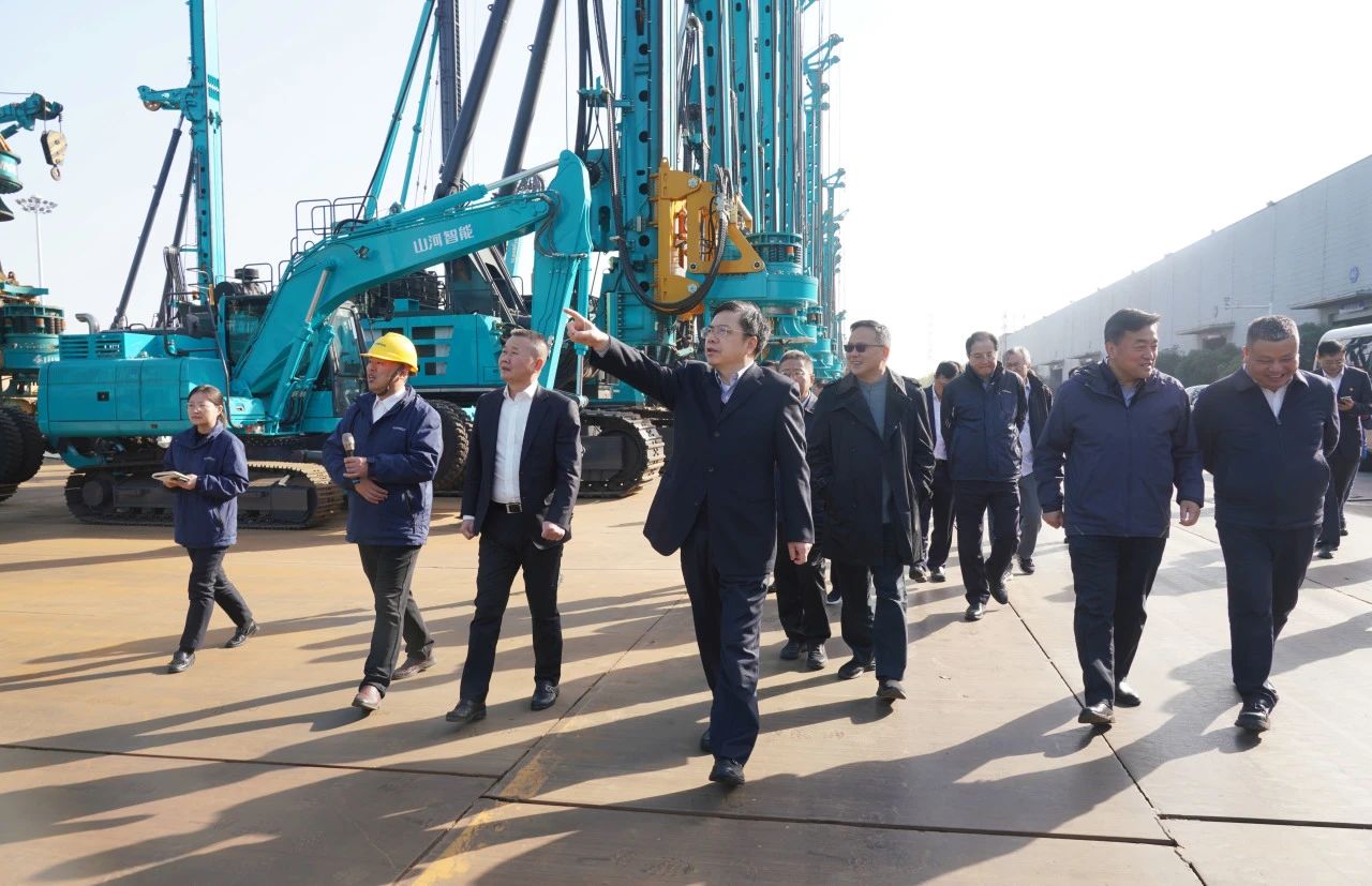 聚焦装备再制造！上海市政协副主席、党组副书记肖贵玉带队调研米兰平台-米兰(中国)
智能