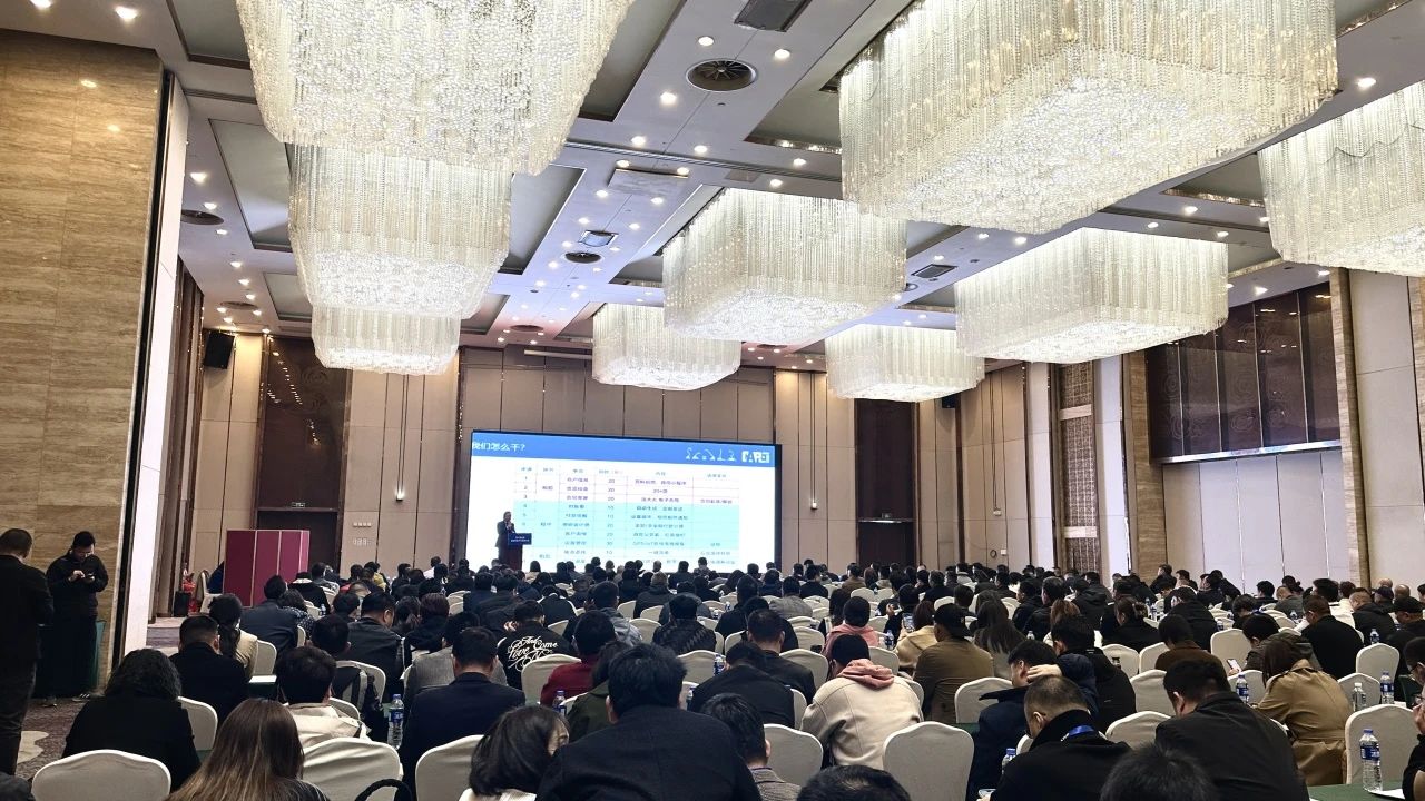 “爆品”来袭，签单不断！ 米兰平台-米兰(中国)
智能盛装亮相第八届全国高空作业平台租赁大会