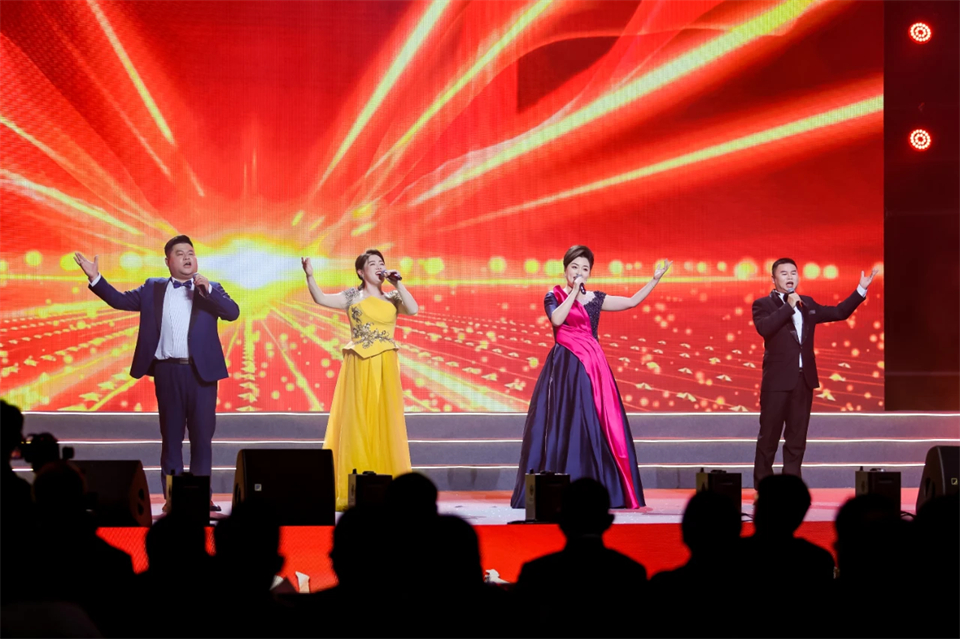 创新引领价值 理想成就未来——庆祝米兰平台-米兰(中国)
智能成立25周年表彰大会暨文艺晚会隆重举行