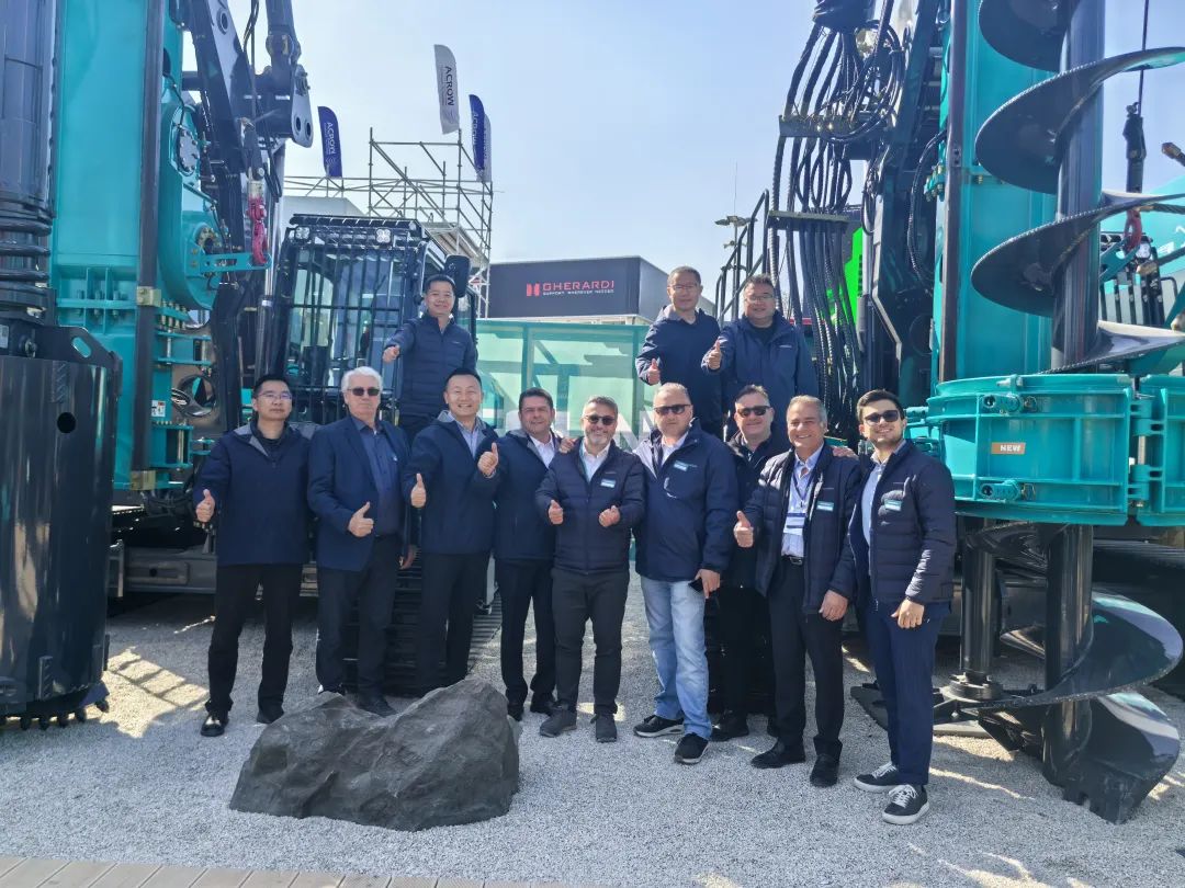 Bauma 2025 | 高端定制！米兰平台-米兰(中国)
智能Pro系列旋挖钻机燃爆全场