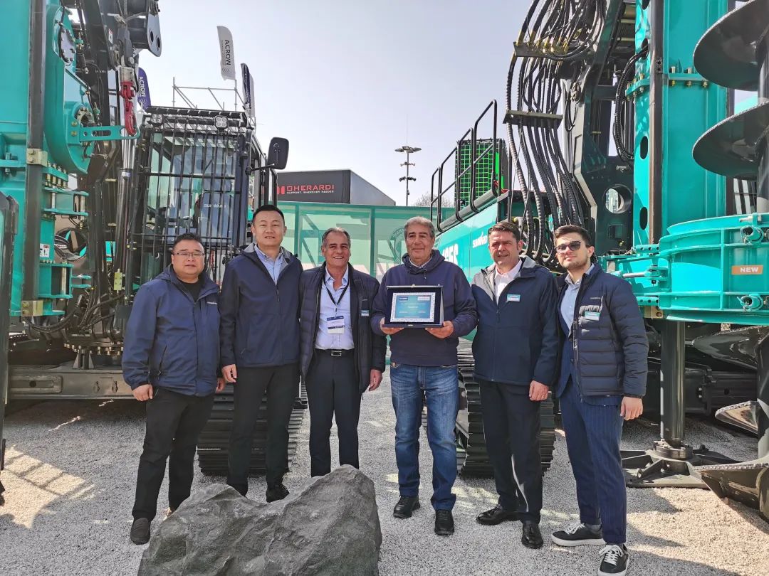 Bauma 2025 | 高端定制！米兰平台-米兰(中国)
智能Pro系列旋挖钻机燃爆全场