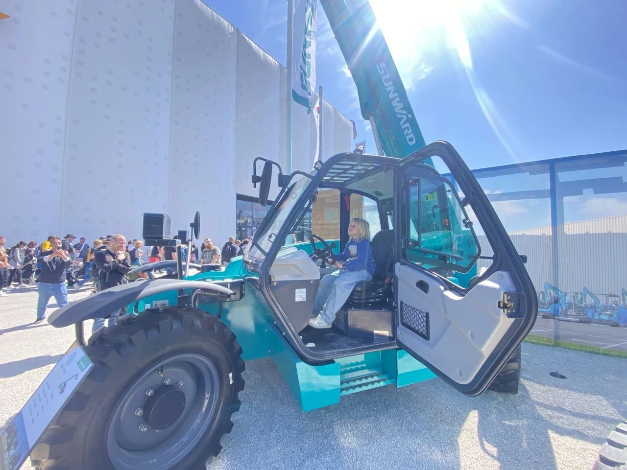 米兰平台-米兰(中国)
智能高空机械闪耀Bauma 2025！ 新能源技术与创新产品获全球瞩目