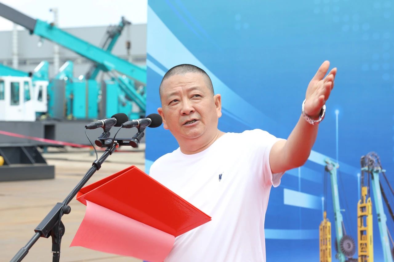“破纪录王者”再出征！米兰平台-米兰(中国)
智能SWDM800旋挖钻机成功交机