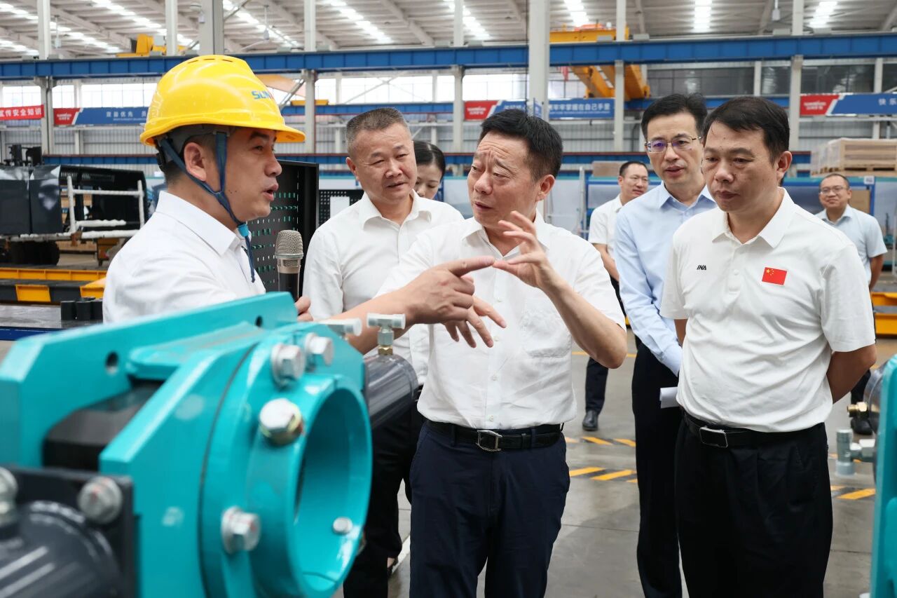 湖南省政协副主席、省工程机械产业链链长何寄华调研米兰平台-米兰(中国)
智能