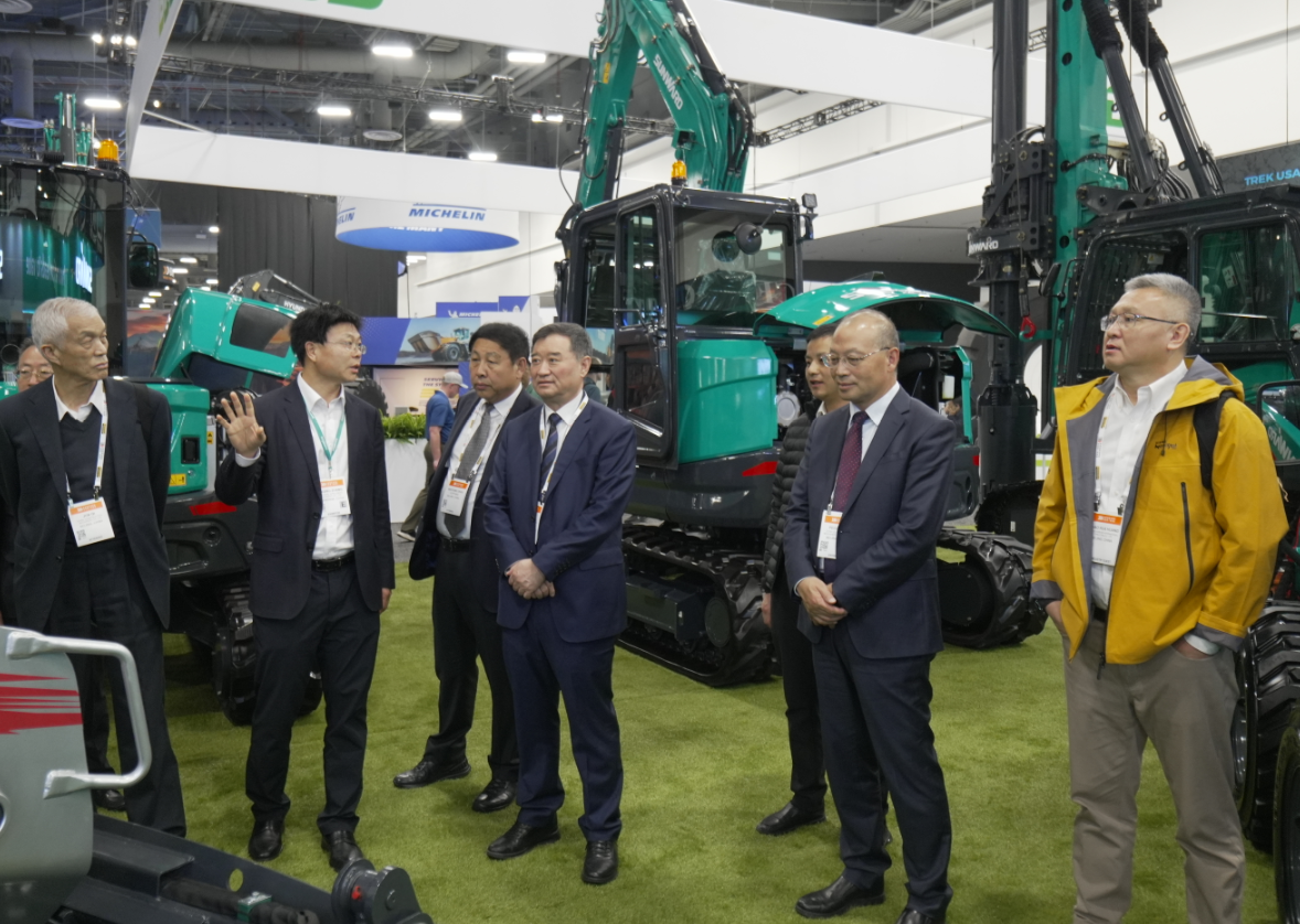 2026美国拉展 | 中国工程机械工业协会会长苏子孟一行到访米兰平台-米兰(中国)
智能展位