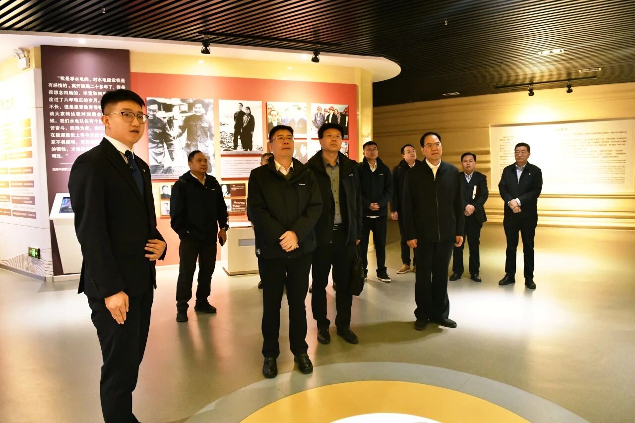 米兰平台-米兰(中国)
智能与中国水电四局座谈 深化合作促发展